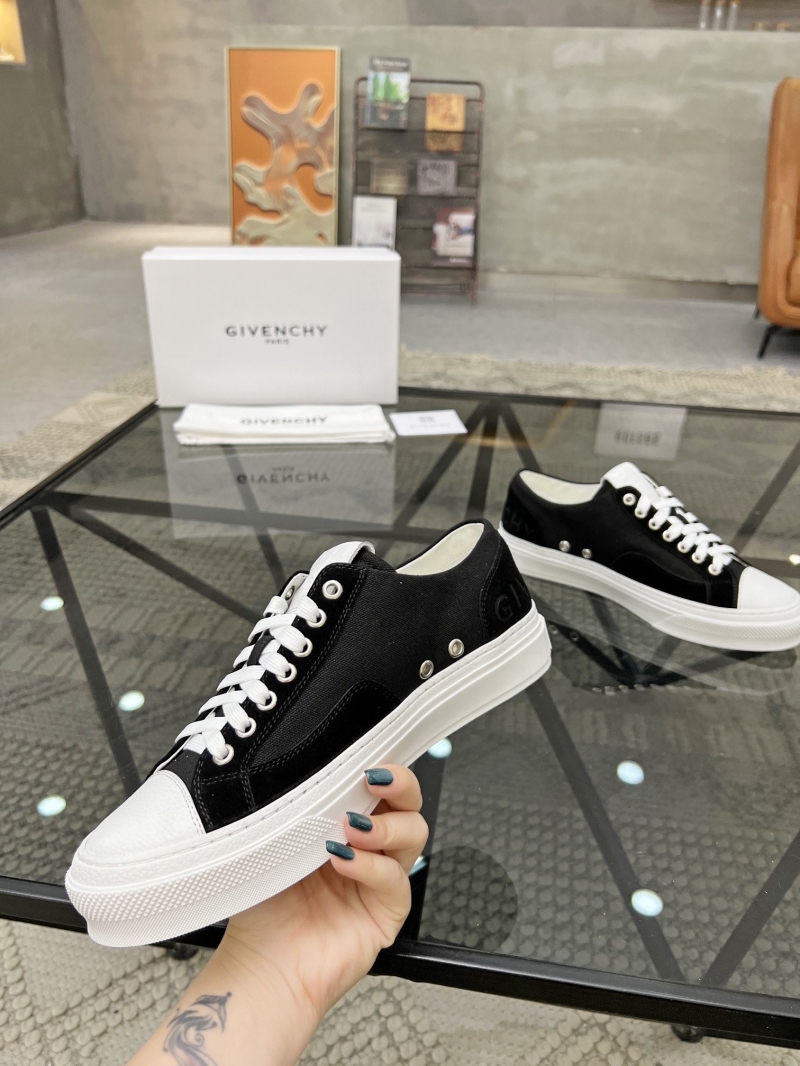 Givenchy Sneakers